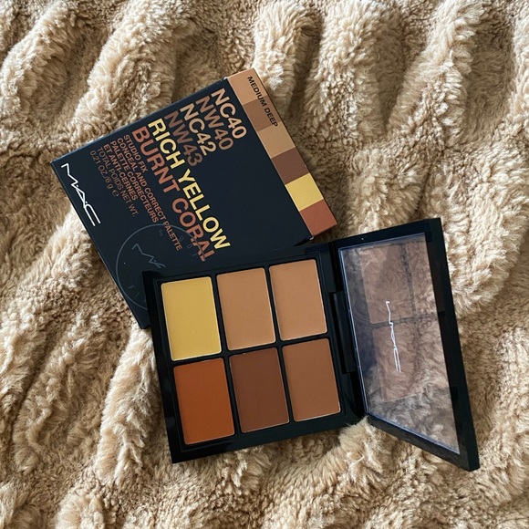 M•A•C STUDIO FIX CONCEAL & CORRECT PALETTE - Picture 10 of 13